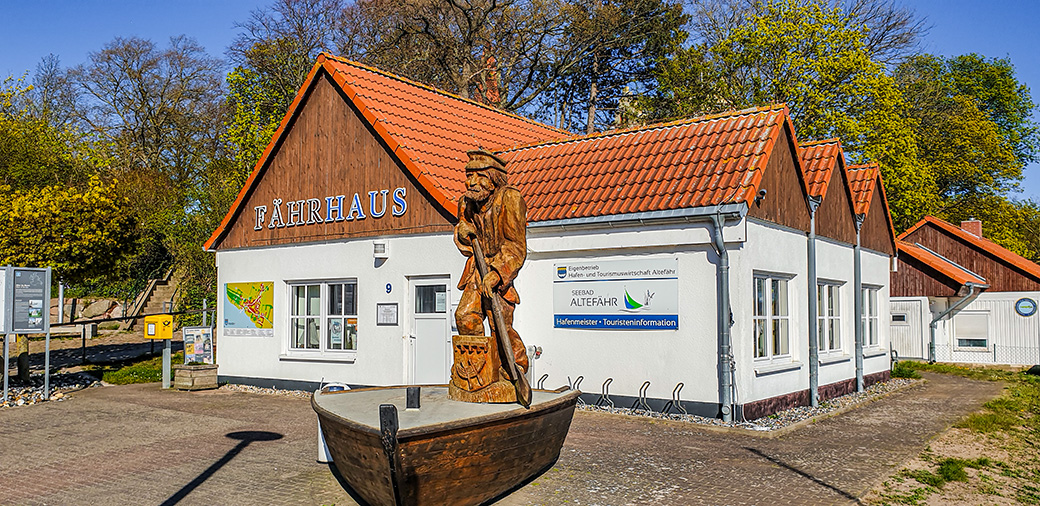 Das Fährhaus mit dem Fährmann in Altefähr